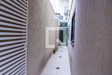 Casa à venda com 180m², 3 quartos e 5 vagas Casa à venda com 180m², 3 quartos e 5 vagascorredor lateral