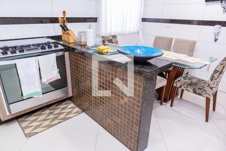 Casa à venda com 180m², 3 quartos e 5 vagas Casa à venda com 180m², 3 quartos e 5 vagasCozinha