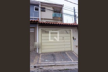 Casa à venda com 180m², 3 quartos e 5 vagas Casa à venda com 180m², 3 quartos e 5 vagasFachada