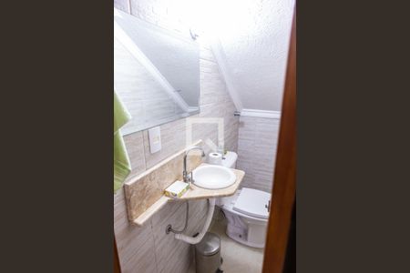 Casa à venda com 180m², 3 quartos e 5 vagas Casa à venda com 180m², 3 quartos e 5 vagasLavabo da garagem