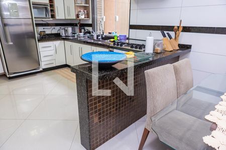 Casa à venda com 180m², 3 quartos e 5 vagas Casa à venda com 180m², 3 quartos e 5 vagasCozinha
