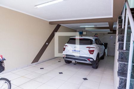 Casa à venda com 180m², 3 quartos e 5 vagas Casa à venda com 180m², 3 quartos e 5 vagasGaragem