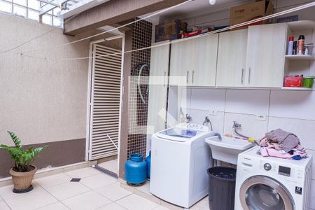 Casa à venda com 180m², 3 quartos e 5 vagas Casa à venda com 180m², 3 quartos e 5 vagasÁrea de Serviço