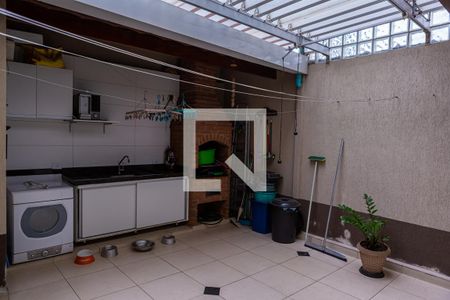 Casa à venda com 180m², 3 quartos e 5 vagas Casa à venda com 180m², 3 quartos e 5 vagasÁrea de Serviço