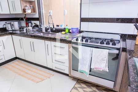 Casa à venda com 180m², 3 quartos e 5 vagas Casa à venda com 180m², 3 quartos e 5 vagasCozinha