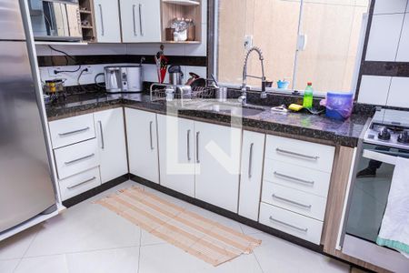 Casa à venda com 180m², 3 quartos e 5 vagas Casa à venda com 180m², 3 quartos e 5 vagasCozinha