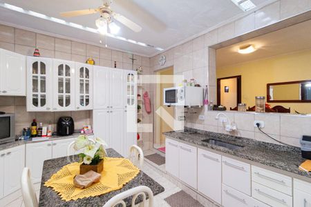 Casa à venda com 197m², 3 quartos e 1 vagaCozinha e área de serviço