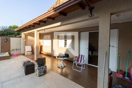 Casa à venda com 60m², 2 quartos e 1 vaga Casa à venda com 60m², 2 quartos e 1 vagaVaranda