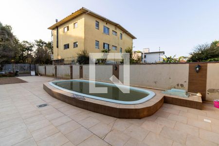 Casa à venda com 60m², 2 quartos e 1 vaga Casa à venda com 60m², 2 quartos e 1 vagaPiscina