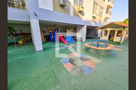 Apartamento à venda com 210m², 2 quartos e 1 vaga Apartamento à venda com 210m², 2 quartos e 1 vagaÁrea comum - Playground