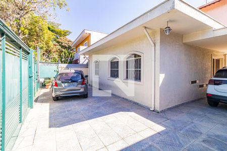 Casa à venda com 340m², 4 quartos e 4 vagas Casa à venda com 340m², 4 quartos e 4 vagasGaragem