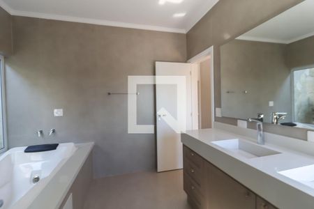 Casa de condomínio à venda com 370m², 4 quartos e 3 vagas Casa de condomínio à venda com 370m², 4 quartos e 3 vagasSuíte 2
