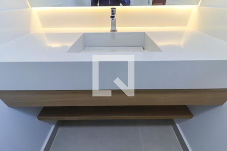 Casa de condomínio à venda com 370m², 4 quartos e 3 vagas Casa de condomínio à venda com 370m², 4 quartos e 3 vagasBanheiro
