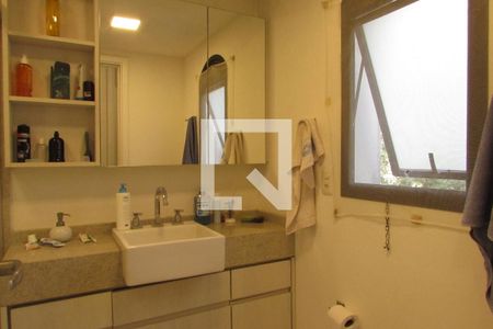 Apartamento à venda com 180m², 3 quartos e 3 vagasSuíte 2 - banheiro