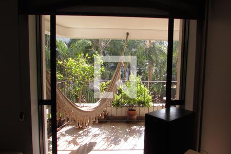 Apartamento à venda com 180m², 3 quartos e 3 vagasOffice e Home Theater - vista para a varanda