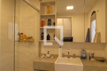 Apartamento à venda com 180m², 3 quartos e 3 vagasSuíte 2 - banheiro