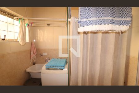 Casa à venda com 200m², 4 quartos e 4 vagasBanheiro da Suíte