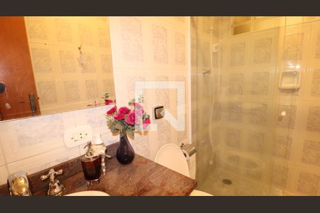 Casa à venda com 200m², 4 quartos e 4 vagasBanheiro