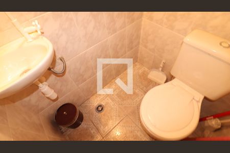 Casa à venda com 200m², 4 quartos e 4 vagasBanheiro 2