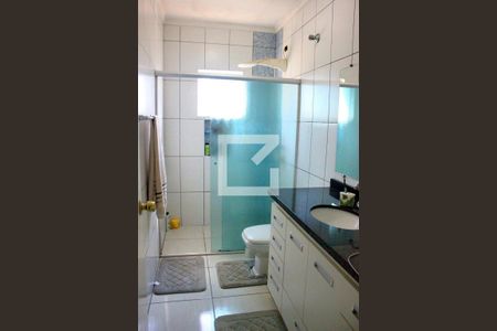 Casa à venda com 175m², 3 quartos e 2 vagasBanheiro 3