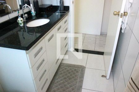 Casa à venda com 175m², 3 quartos e 2 vagasBanheiro 3
