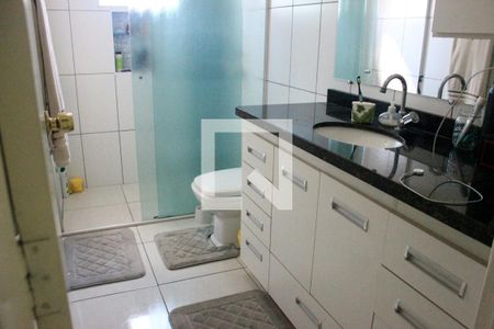 Casa à venda com 175m², 3 quartos e 2 vagasBanheiro 3