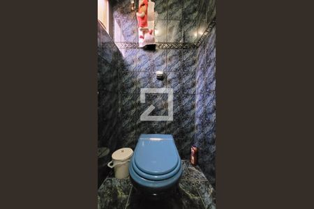 Casa à venda com 271m², 3 quartos e 5 vagasBanheiro 2