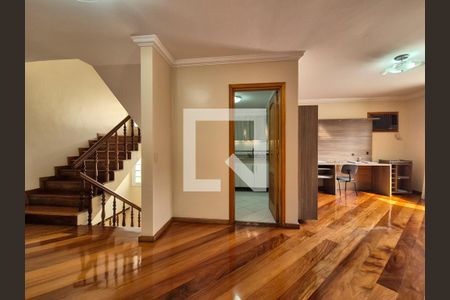 Casa à venda com 650m², 3 quartos e 10 vagasHall