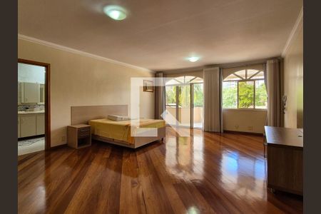 Casa à venda com 650m², 3 quartos e 10 vagasSuíte 2