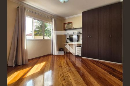 Casa à venda com 650m², 3 quartos e 10 vagasSuíte 3