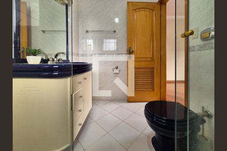 Casa à venda com 650m², 3 quartos e 10 vagasBanheiro da Suíte 3