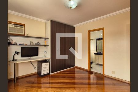 Casa à venda com 650m², 3 quartos e 10 vagasSuíte 3