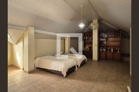 Casa à venda com 650m², 3 quartos e 10 vagasSótão