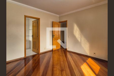 Casa à venda com 650m², 3 quartos e 10 vagasSuíte 3