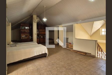 Casa à venda com 650m², 3 quartos e 10 vagasSótão