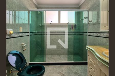 Casa à venda com 650m², 3 quartos e 10 vagasBanheiro da Suíte 1