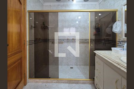 Casa à venda com 650m², 3 quartos e 10 vagasBanheiro da Suíte 2