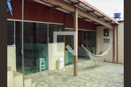 Casa à venda com 266m², 3 quartos e 6 vagas Casa à venda com 266m², 3 quartos e 6 vagasÁrea de Serviço