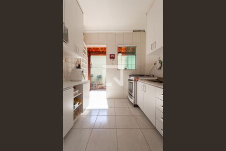 Casa à venda com 266m², 3 quartos e 6 vagas Casa à venda com 266m², 3 quartos e 6 vagasCozinha