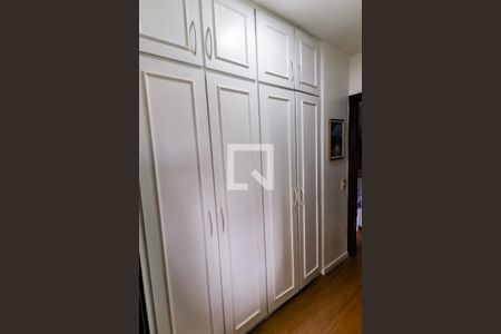 Apartamento à venda com 127m², 3 quartos e 3 vagas Apartamento à venda com 127m², 3 quartos e 3 vagasSuíte - armários