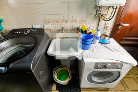 Apartamento à venda com 127m², 3 quartos e 3 vagas Apartamento à venda com 127m², 3 quartos e 3 vagasDetalhe da area de serviço