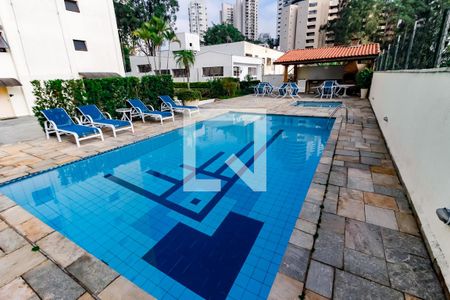 Apartamento à venda com 127m², 3 quartos e 3 vagas Apartamento à venda com 127m², 3 quartos e 3 vagasÁrea comum - Piscina