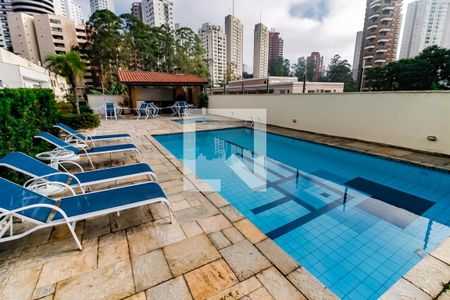 Apartamento à venda com 127m², 3 quartos e 3 vagas Apartamento à venda com 127m², 3 quartos e 3 vagasÁrea comum - Piscina