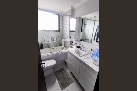 Apartamento à venda com 127m², 3 quartos e 3 vagas Apartamento à venda com 127m², 3 quartos e 3 vagasBanheiro da Suíte