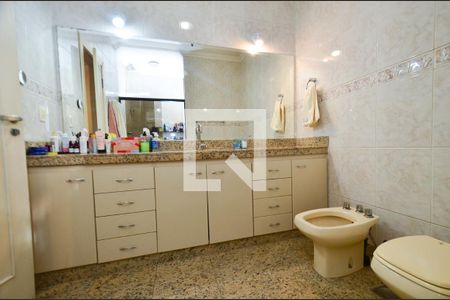 Casa à venda com 670m², 8 quartos e 8 vagas Casa à venda com 670m², 8 quartos e 8 vagasBanheiro suite