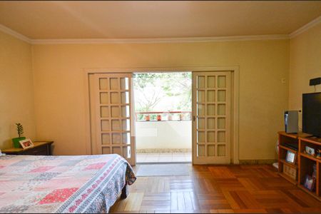 Casa à venda com 670m², 8 quartos e 8 vagas Casa à venda com 670m², 8 quartos e 8 vagasSuite master