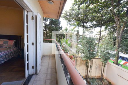 Casa à venda com 670m², 8 quartos e 8 vagas Casa à venda com 670m², 8 quartos e 8 vagasSuite master/ varanda