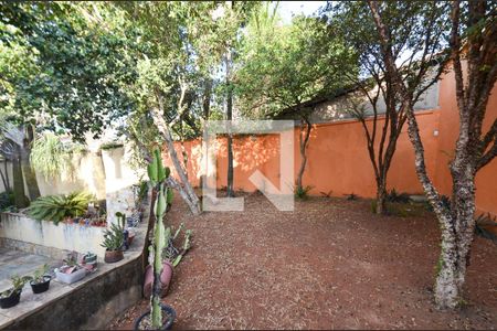 Casa à venda com 670m², 8 quartos e 8 vagas Casa à venda com 670m², 8 quartos e 8 vagasQuintal/ casa2