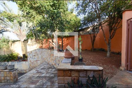 Casa à venda com 670m², 8 quartos e 8 vagas Casa à venda com 670m², 8 quartos e 8 vagasQuintal/ casa2