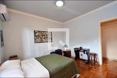 Casa à venda com 670m², 8 quartos e 8 vagas Casa à venda com 670m², 8 quartos e 8 vagasQuarto1